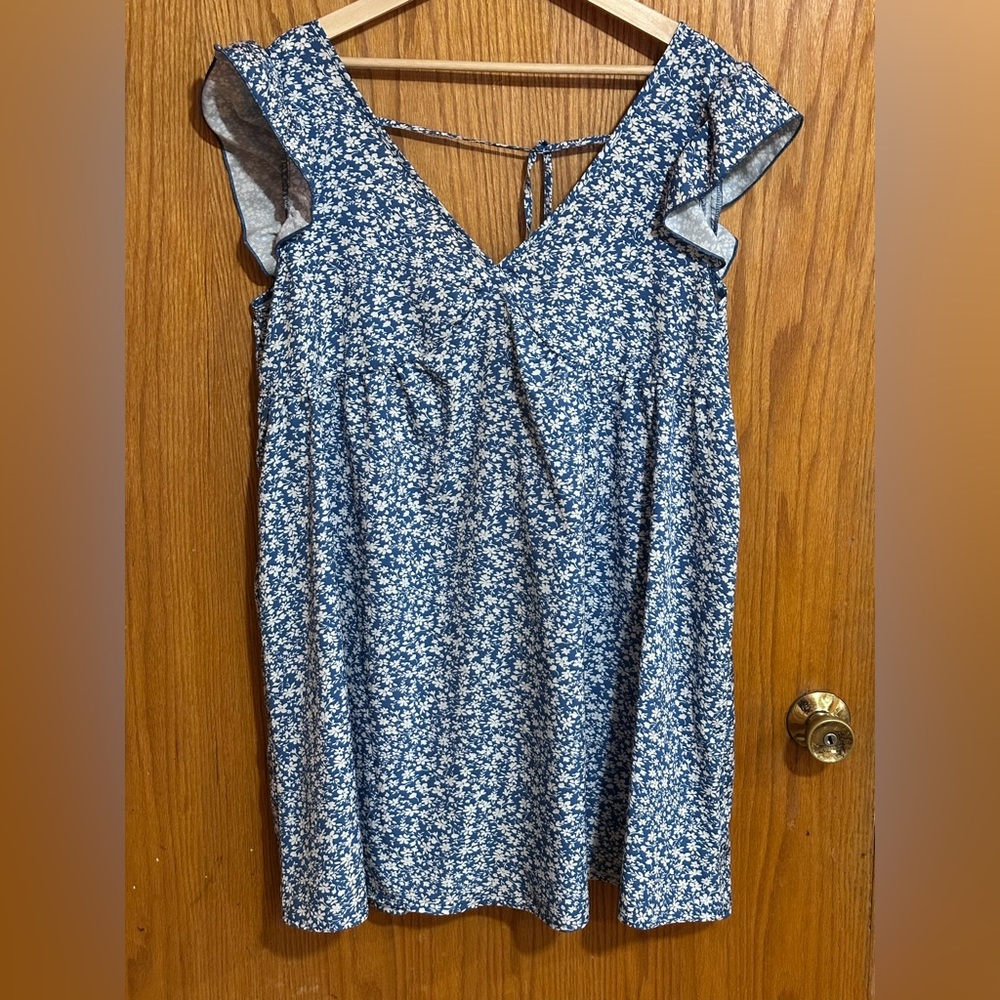 SHEIN Light Blue‎ Floral dress with V-Neck Sz large